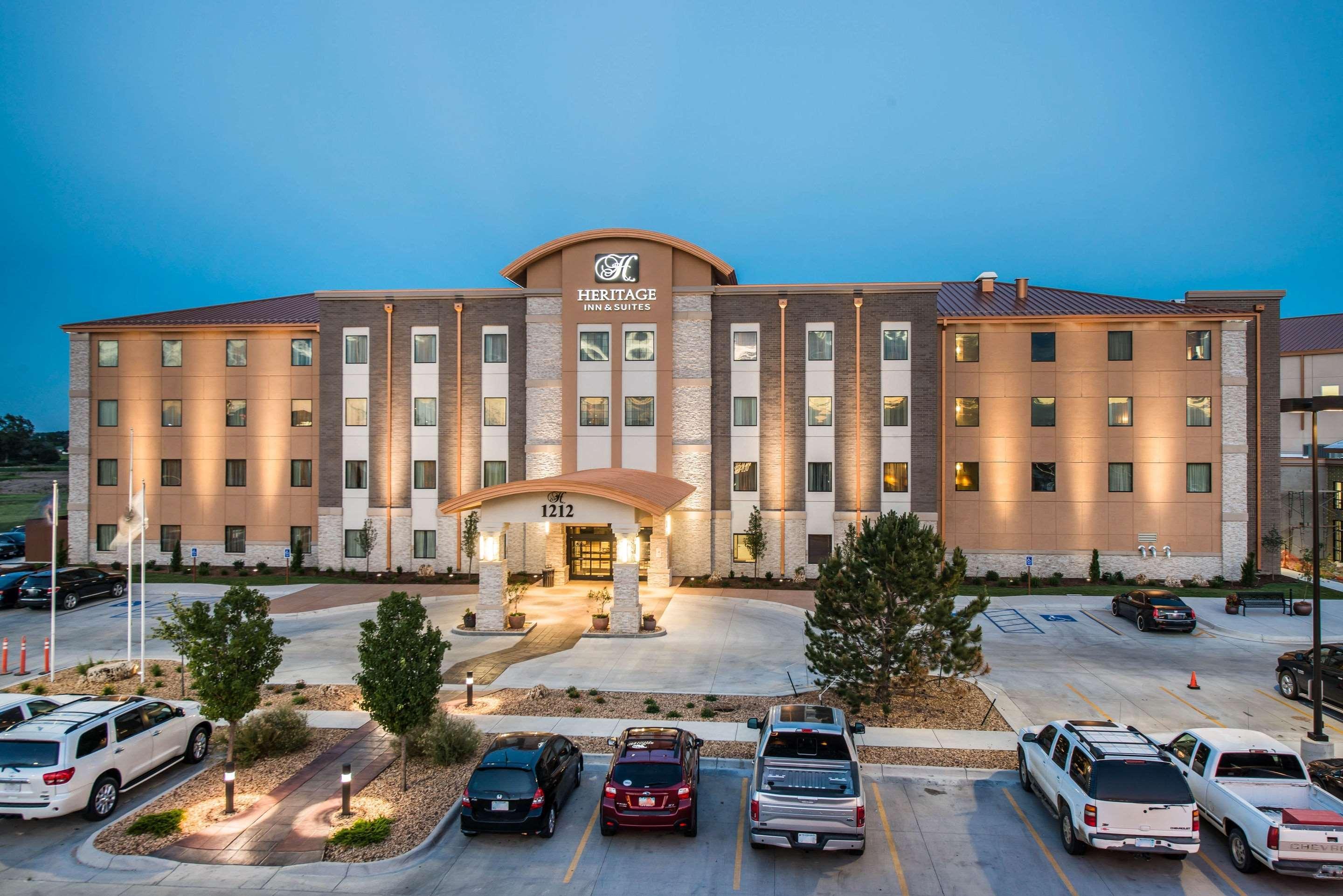 The Heritage Inn & Suites, Ascend Hotel Collection Garden City Exterior photo